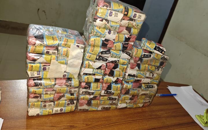 কক্সবাজারে নকল ব্যান্ডরোলযুক্ত আকিজ বিড়ি জব্দ