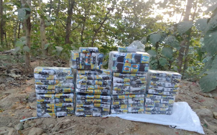 বান্দরবানে নকল ব্যান্ডরোলযুক্ত আকিজ বিড়ি জব্দ