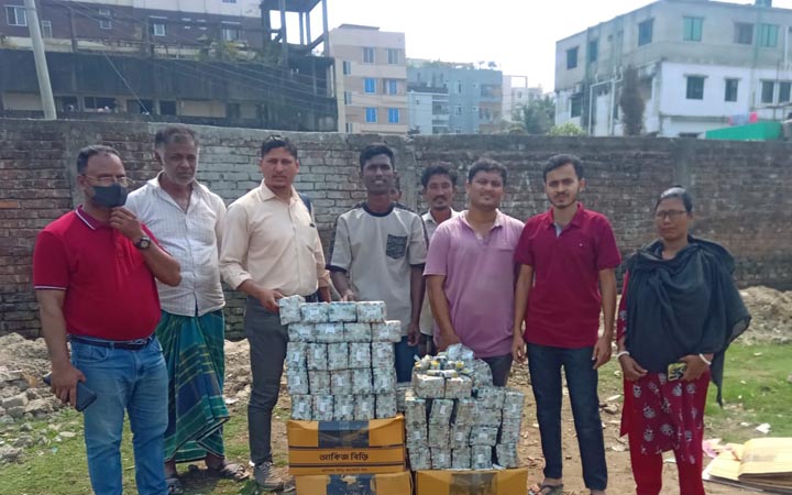 চট্টগ্রামের রিয়াজ উদ্দিন বাজারে বিপুল পরিমান নকল আকিজ বিড়ি জব্দ