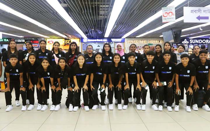 লাওসে পৌঁছেছে বাংলাদেশ অনূর্ধ্ব-২০ নারী ফুটবল দল