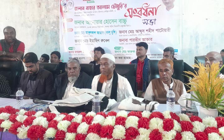 লক্ষ্মীপুরে জিসাসের আহ্বায়ক বাহার চৌধুরীকে ফুলেল সংবর্ধনা