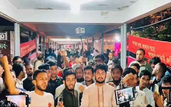 ঢাবিতে মুখোমুখি ছাত্রশিবির ও বাম সংগঠন জোট