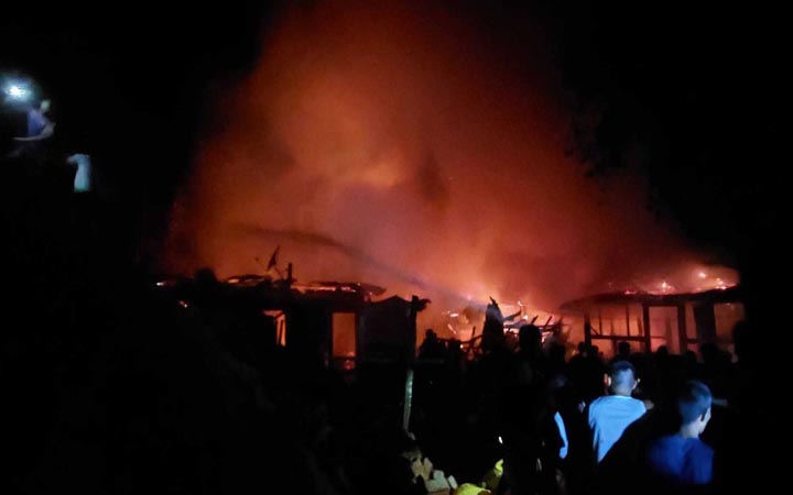 বান্দরবানে গ্যাস সিলিন্ডার থেকে আগুন, ভস্মীভূত ৪ বসতঘর