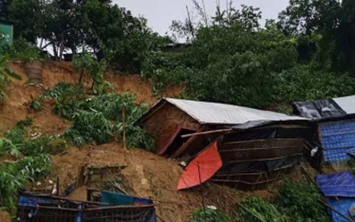 বান্দরবানে পাহাড়ধসে দুই পরিবারের ৫ জন নিহত