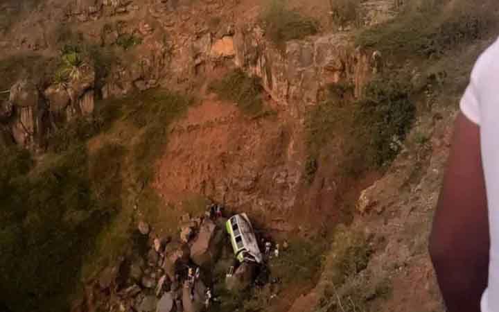 কেপ ভার্দেতে শিক্ষা সফরের বাস খাদে পড়ে নিহত ২৫
