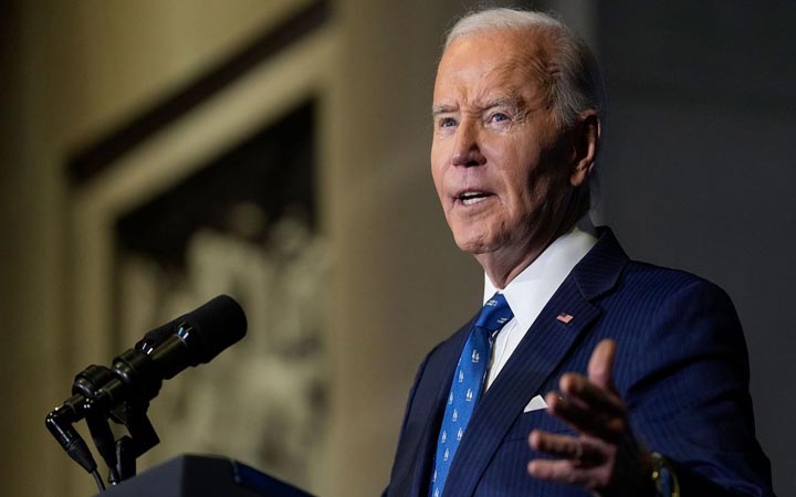 নির্বাচনে অংশ না নেয়ায় অনুশোচনায় ভুগছেন বাইডেন