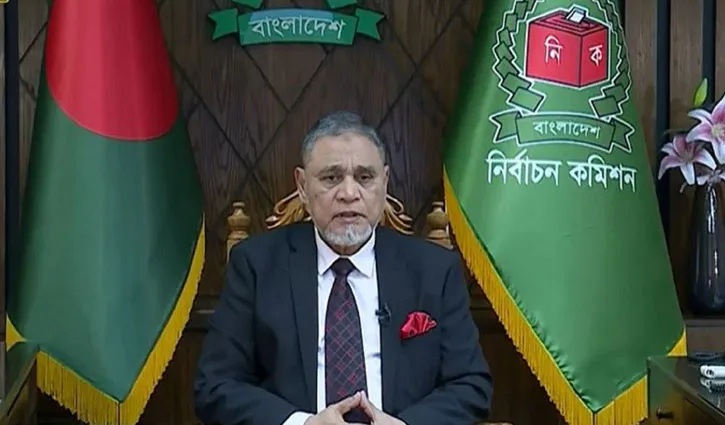 ইস্কাটন গার্ডেন উচ্চ বিদ্যালয় কেন্দ্রে ভোট দেবেন সিইসি