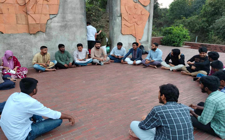 কুবি'র সোচ্চার স্টুডেন্টস নেটওয়ার্ক এর আয়োজনে ইফতার মাহফিল