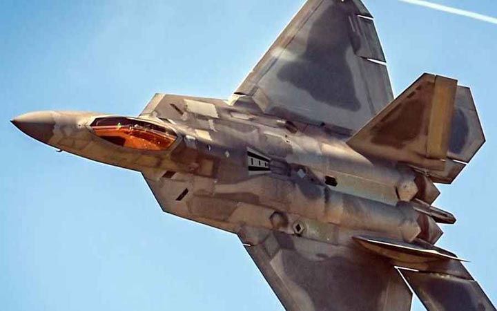 চীনের তাড়া খেয়ে পালালো মার্কিন যুদ্ধবিমান!