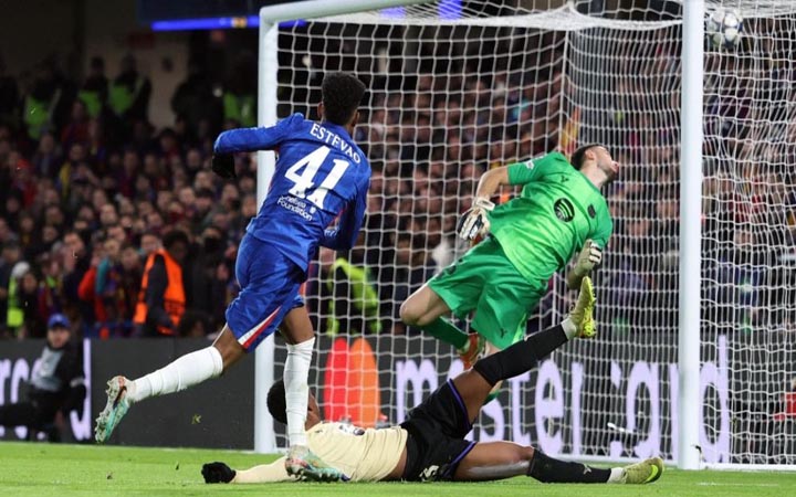 ৩ গোল বাতিলের পরও বার্সাকে ৩ গোলে হারাল চেলসি