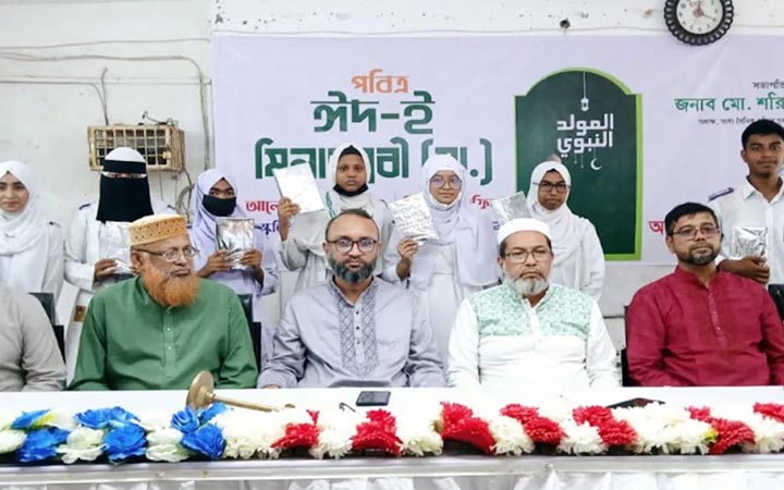 ঈদে মিলাদুন্নবী (সা.) উপলক্ষে কুমিল্লায় দোয়া মাহফিল