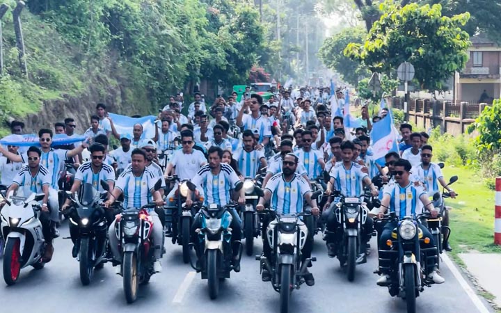 কক্সবাজারে ৫ শতাধিক মোটরসাইকেল নিয়ে আর্জেন্টিনা সমর্থকদের শোডাউন