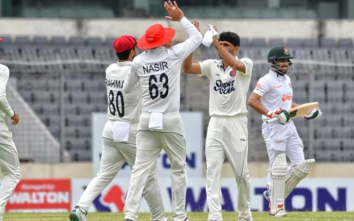 প্রথম ইনিংসে ৩৮২ রানে থামল বাংলাদেশ
