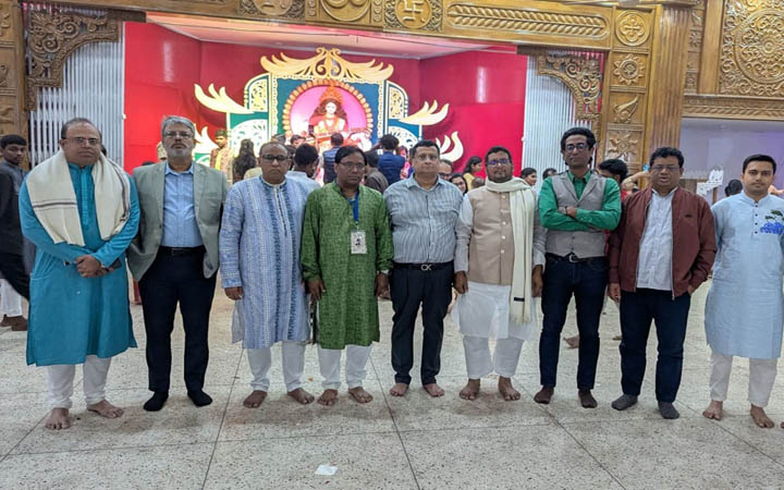 জগন্নাথ হলে সরস্বতী পূজা পরিদর্শনে ঢাবির সাদা দল