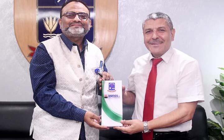 ঢাবি উপাচার্যের সঙ্গে তুরস্কের অধ্যাপকের সাক্ষাৎ