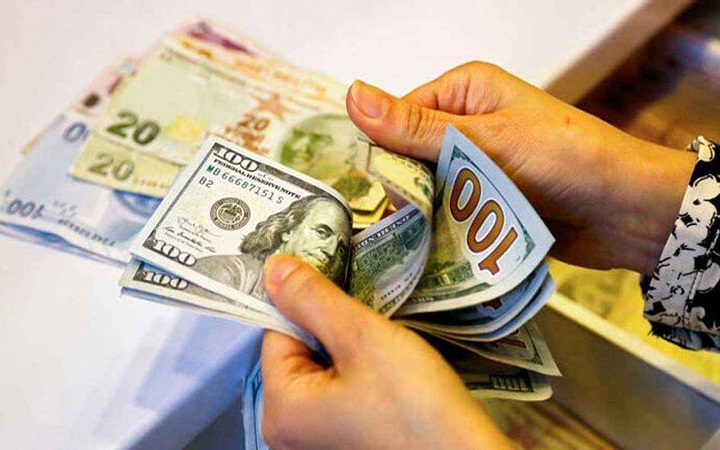 ডলারের বাজারে অস্থিরতার পাঁয়তারা!