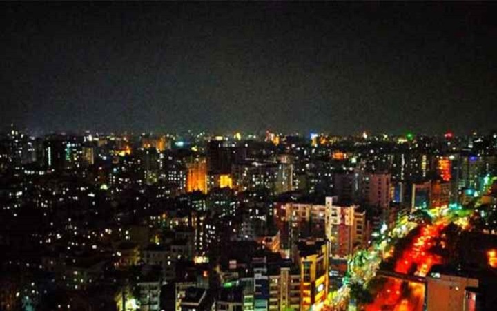 এক শহরে দুই জীবন