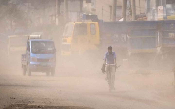 বায়ুদূষণে শীর্ষ তিনে ঢাকা
