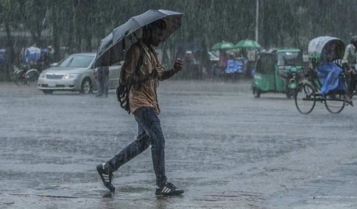 সাত সকালে ঢাকায় মুষলধারে বৃষ্টি