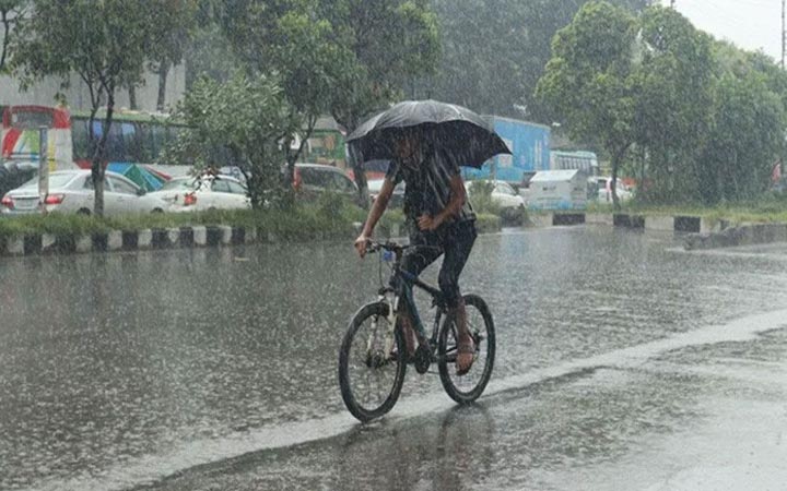 বায়ুদূষণে শীর্ষে জাকার্তা, টানা বৃষ্টিতে ঢাকার বাতাস ‘নির্মল’