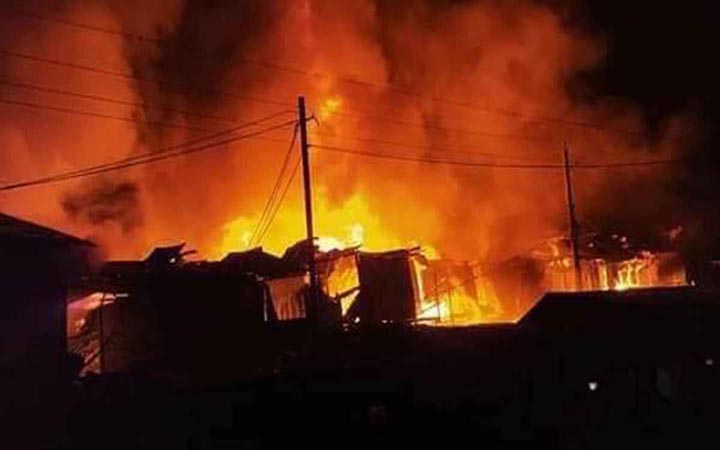 ফতুল্লায় গার্মেন্টসে আগুন, পুড়ে গেছে ২ লাখ টি-শার্ট