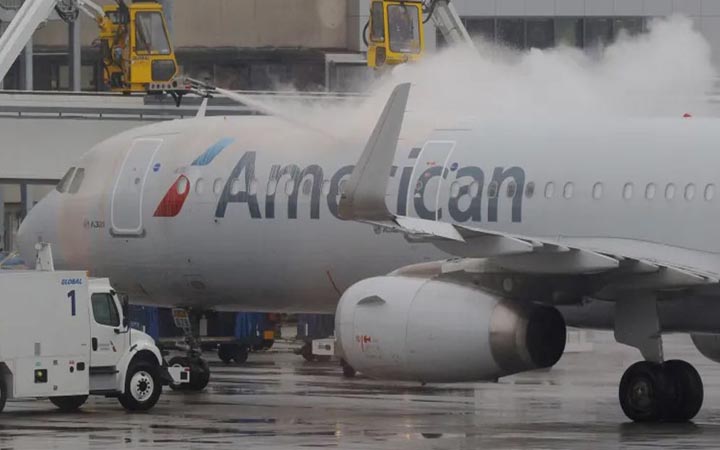 শীতকালীন ঝড়ের তাণ্ডবে যুক্তরাষ্ট্রে ১৫০০-এর বেশি ফ্লাইট বাতিল