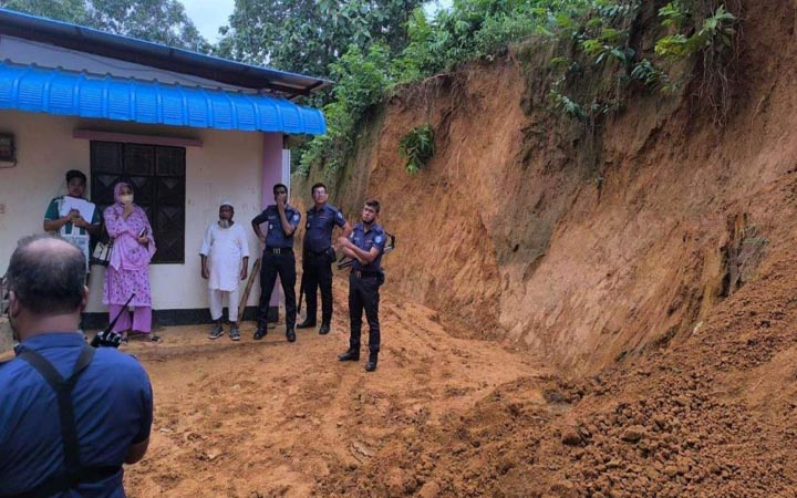 খাগড়াছড়িতে পাহাড় কাটায় ৫০ হাজার টাকা জরিমানা