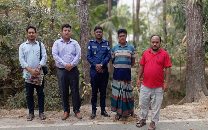 কুমার নদে অবৈধ বালু উত্তোলন, ব্যবসায়ীকে ৫০ হাজার টাকা জরিমানা