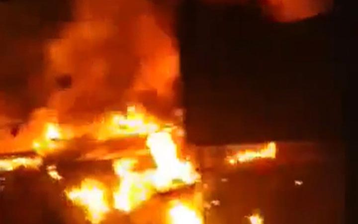 রামপুরায় সিএনজি গ্যারেজে ভয়াবহ আগুন