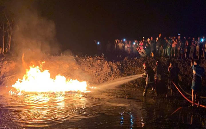 শ্রীমঙ্গলে তেলের লাইনে ভয়াবহ আগুন, দ্বগ্ধ ২