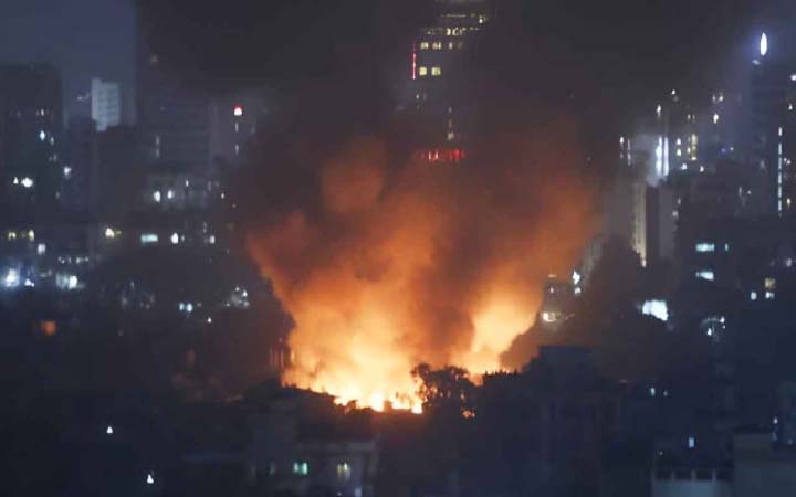 ঢাকা উত্তর সিটির ময়লার গাড়িতে আগুন