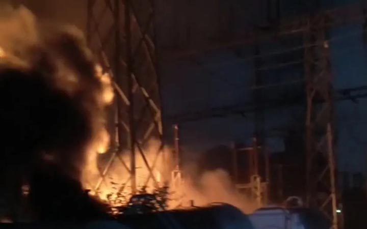 নারায়ণগঞ্জে পল্লী বিদ্যুৎ সাবস্টেশনে বিস্ফোরণ, বিদ্যুৎ সরবরাহ ব্যাহত