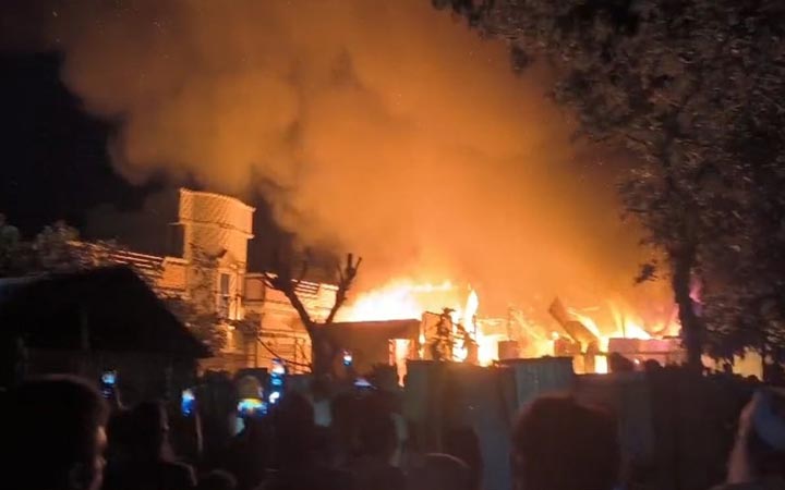 ব্রাহ্মণবাড়িয়ায় ভয়াবহ আগুনে দুটি বসতঘর পুড়ে ছাই