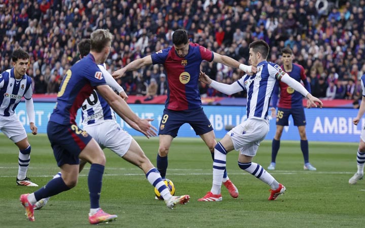 সোসিয়েদাদকে উড়িয়ে দিয়ে লিগ টেবিলের শীর্ষে বার্সেলোনা