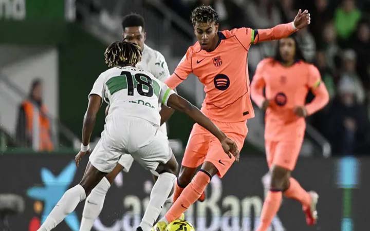 দুর্দান্ত জয়ে শীর্ষস্থান পাকাপোক্ত করল বার্সেলোনা