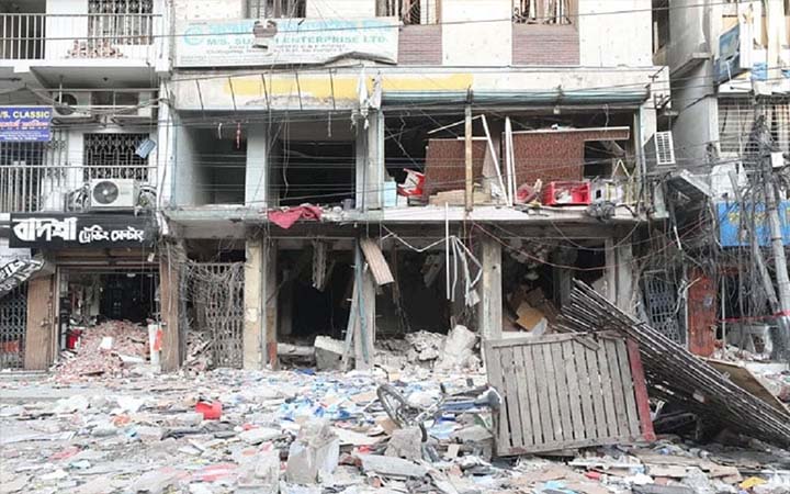 ফুলবাড়িয়ায় বিস্ফোরণে নিহতের সংখ্যা বেড়ে ২৫