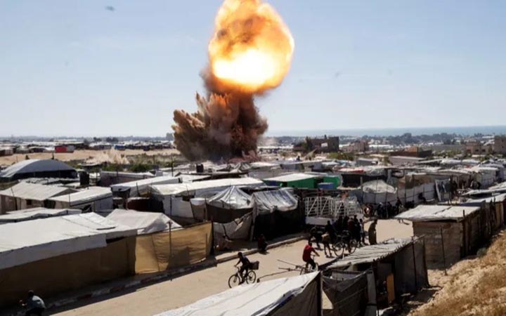 গাজায় ইসরাইলি হামলায় প্রাণ গেল ৩৩ ফিলিস্তিনির, লেবাননে ২