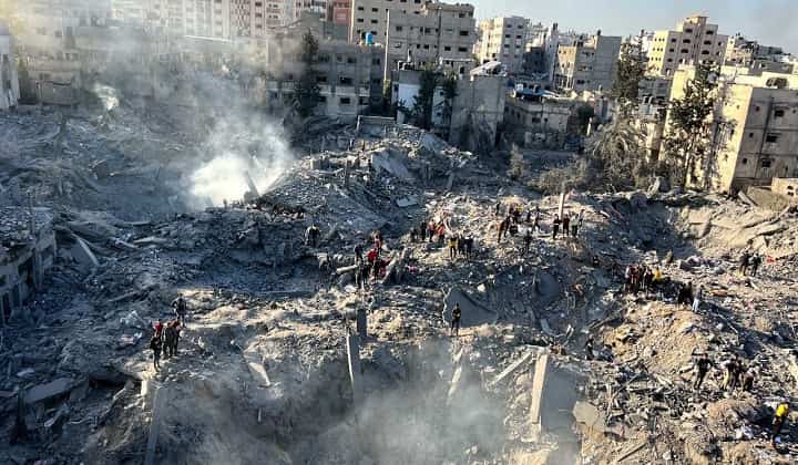 গাজায় ইসরায়েলি বাহিনীর হামলায় নিহত ৪