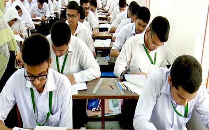 চট্টগ্রামে জলাবদ্ধতা, এক ঘণ্টা পিছিয়ে শুরু এইচএসসি পরীক্ষা