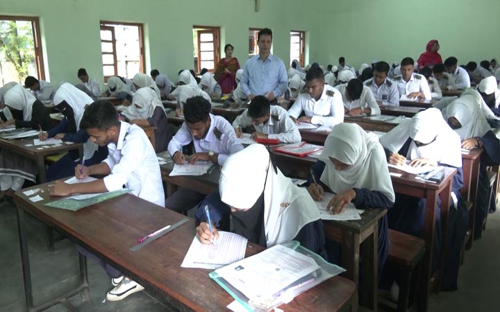 এইচএসসি পরীক্ষা শুরু আজ, অংশ নিচ্ছে ১২ লাখ ৭০ হাজার শিক্ষার্থী