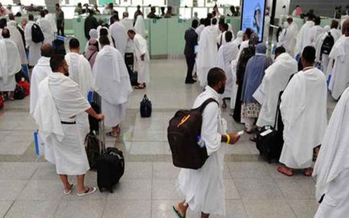 ৫২৩ হজযাত্রীর টাকা নিয়ে উধাও ২ এজেন্সি মালিক