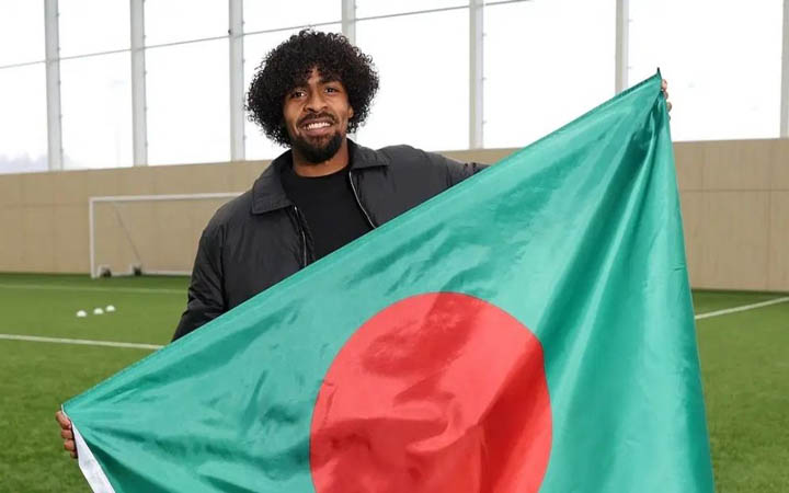 ভিয়েতনামে দলের সঙ্গে যোগ দিলেন হামজা