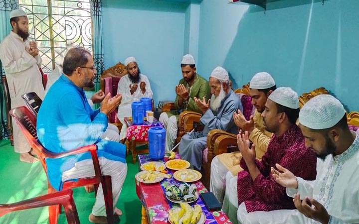 হেফাজত আমিরের সঙ্গে গণঅধিকার পরিষদ নেতাদের সাক্ষাৎ