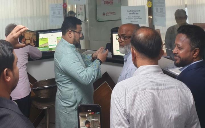 ভূমি ভবন পরিদর্শনে প্রতিমন্ত্রী মীর হেলাল উদ্দীন