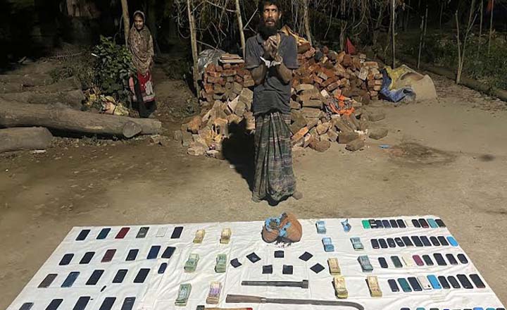 মাধবপুরে মাদক-অস্ত্রসহ আটক ২