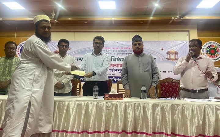 হবিগঞ্জে ইমাম-মুয়াজ্জিনদের মধ্যে সম্মানী ভাতা বিতরণ