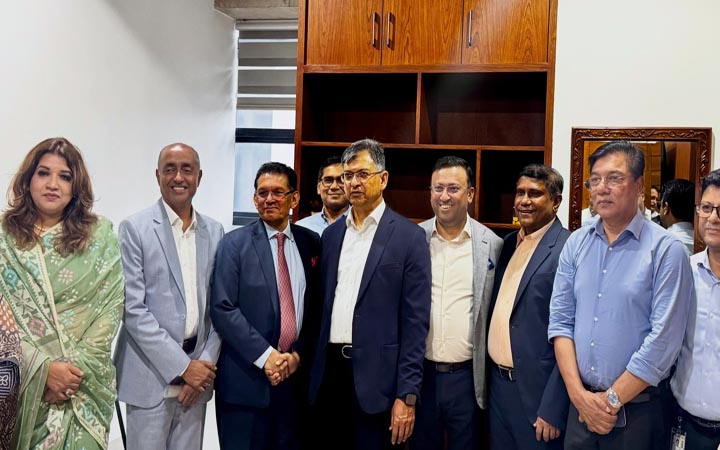 পররাষ্ট্রমন্ত্রীকে অভিনন্দন জানালেন স্বরাষ্ট্রমন্ত্রী