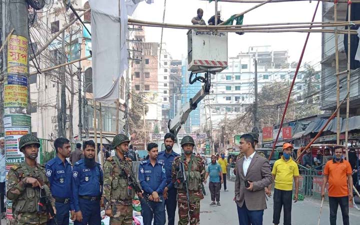 কুমিল্লায় সেনাবাহিনীর অভিযানে দখলমুক্ত হলো ফুটপাত