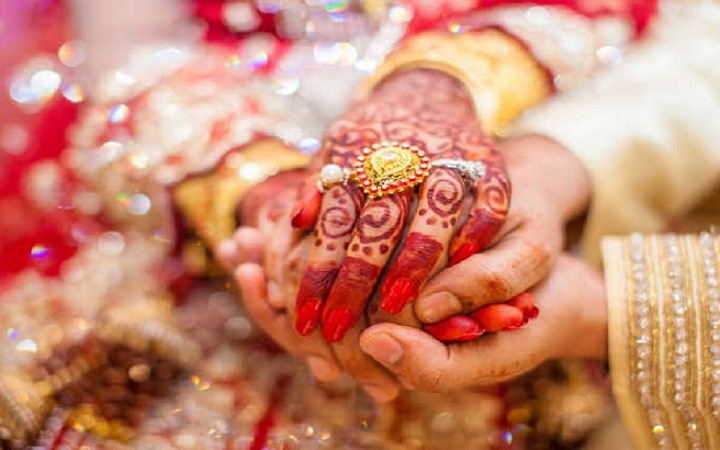 দশম শ্রেণিতে পড়ে ১৮ জনকে বিয়ে
