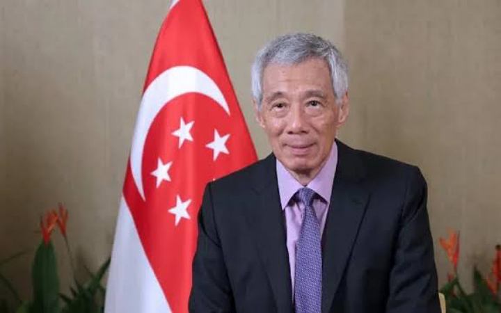 র্দীঘ ২০ বচর পর ক্ষমতা ছাড়লেন সিঙ্গাপুরের প্রধানমন্ত্রী